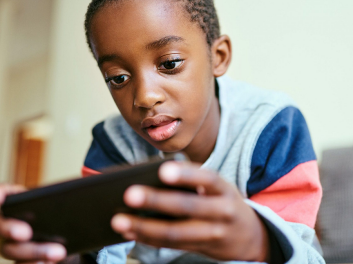 Reino Unido vai proibir menores de 16 anos de usar redes sociais